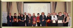 13 grud­nia 2016 r. w siedz­i­bie Busi­ness Cen­tre Club w Pałacu Lubomirs­kich w Warsza­wie wręc­zono nagrody w XVII edy­cji Konkursu Lider Zarządzania Zasobami Ludzkimi. Laureaci LZZL 2016